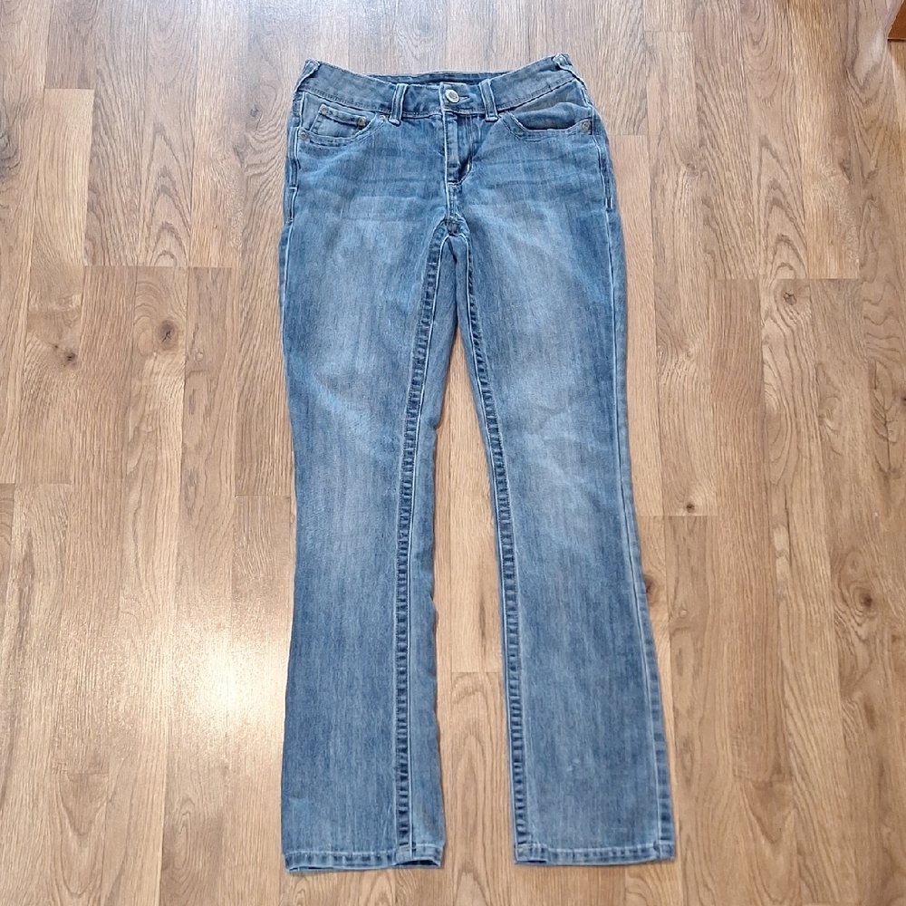 Maurices Blue Straight Leg Jeans Classic Style. Size 4 Long